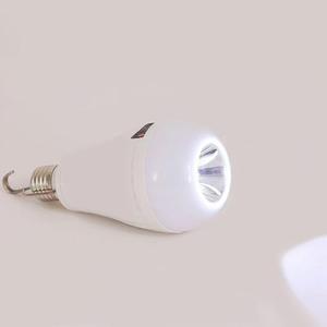 Ac <span class=keywords><strong>LED</strong></span> ánh sáng khẩn cấp & đèn Pin điều khiển từ xa E27 cơ sở nhựa khẩn cấp Bóng đèn 6500K 360 Chùm tia góc cho dân cư sử dụng - Product Image 5