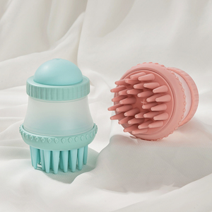 Brosse de bain pour animaux de compagnie en silicone souple au design moderne avec distributeur de savon, brosse de massage pour animaux de compagnie, produits de nettoyage et de bain en gros - Product Image 6