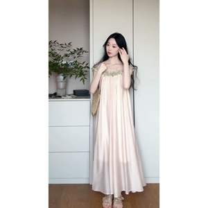 Pareo de Playa Rosa de Chifón de Secado Rápido, Corte Holgado, Hombros Descubiertos, Cintura Natural, Color Liso - Product Image 4