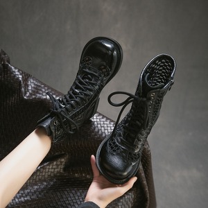 Nouvelles bottes longues en cuir au design rétro, en cuir de vachette de qualité supérieure, perforées pour une ventilation optimale, chaussures pour femmes multifonctionnelles et tendance - Product Image 3