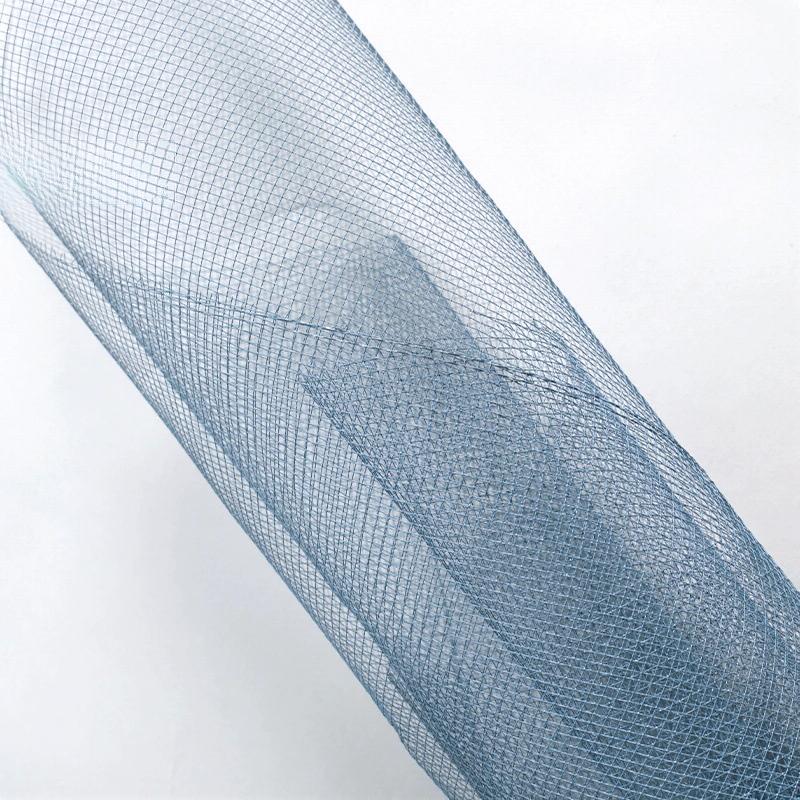 Bleu brume avec de grands trous