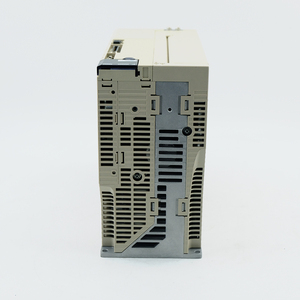 Trong kho ban đầu và mới Yaskawa <span class=keywords><strong>servo</strong></span> ổ đĩa SGDV-330A01A - Product Image 3