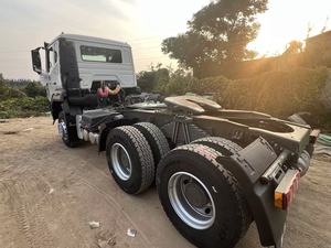 Camión Tractor Usado Sinotruk Euro2 Diésel 4×2 con Volante a la Izquierda, HOWO de 10 Ruedas, Capacidad de Carga de 21-30T, 371hp, Cámara Trasera de 360° - Product Image 4