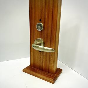 Poignée de porte courbée en chrome poli sur rosette pour ensemble de serrure à mortaise de porte intérieure en bois - Product Image 4