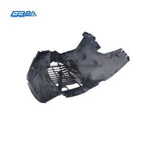 Piezas desmontadas de material original, sección frontal del revestimiento de la valla trasera izquierda para Porsche 992 OE 992558157 - Product Image 2