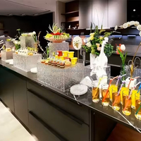 Présentoir alimentaire en acrylique SHP pour desserts, grands supports de table de traiteur, cubes blancs en acrylique, rehausseurs de buffet pour événements et présentations