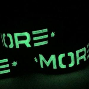 Pulsera de Silicona Personalizada con Logotipo, Delgada, Brillante en la Oscuridad, para Hombre y Bebé - Product Image 4