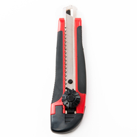 Cutter utilitaire de bureau en plastique à lame rétractable pivotante de 18 mm avec poignée ergonomique et logo personnalisé, idéal pour le papier et les travaux manuels
