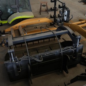 Chinesische Marke Kompakter 4x4 Hydraulischer Mini-Baggerlader mit Neuem 5-Tonnen-Nennlastmotor, PLC & Getriebe für Einzelhandelsbranchen - Product Image 3