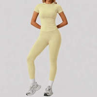 Ensemble de yoga sans couture pour femme avec logo personnalisé, haut à manches courtes et pantalon de sport taille haute, respirant et à séchage rapide – Nouvelle collection très prisée