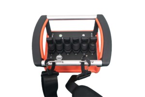 Télécommande de grue NOMI NM-003 alimentée par batterie rechargeable, portée fixe de 500 m, étanche IP67, design ergonomique personnalisable - Product Image 2