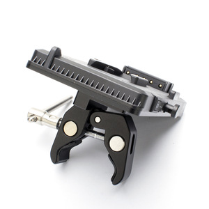 Moniteur de trépied à pince de crabe D-TAP B adapté aux systèmes alimentés par batterie à montage en V pour caméscope <span class=keywords><strong>Sony</strong></span> - Product Image 5