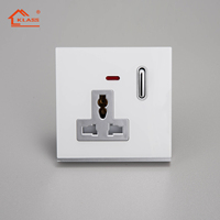 Nouveau design uk standard 2 gang 1 voie interrupteurs muraux avec clé de piano panneau en verre trempé pour la maison hôtel lumière électrique interrupteur tactile