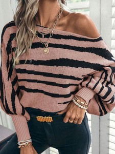 Pull décontracté ample à rayures zébrées en jacquard tricoté pour femme 2026, à épaules dénudées et manches chauve-souris - Product Image 2