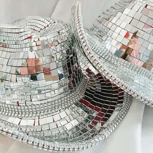 Sombrero de Vaquera con Espejo Estilo Disco de Beyoncé para Despedida de Soltera en Nashville - Product Image 2