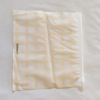 Sacs à fermeture éclair transparents givrés en PE avec logo personnalisé imprimé en gravure, pour l'emballage des chaussettes, recyclables