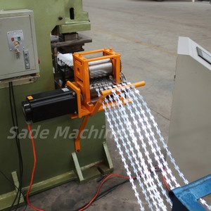 Macchina SADE 2026 BTO-12, 22, <span class=keywords><strong>CBT</strong></span> 60, 65 per la produzione di filo spinato concertina a lama di rasoio - Product Image 4
