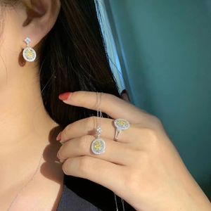 Xinfly - Juego de Joyería al por Mayor Personalizado de Oro Amarillo de 18K con Diamantes en Forma de Pera, Aretes, Anillo y Collar para Mujer - Product Image 5