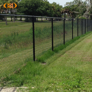 รั้วตาข่ายเคลือบไวนิลสีดำ 6 ฟุต ดีไซน์ทันสมัย สำหรับขอบเขตที่อยู่อาศัย โรงเรียน สนามกีฬา และความปลอดภัยของชุมชน - Product Image 2
