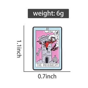 Broche Rectangular Pintado con Diseño de Carta del Tarot en Inglés Europeo y Americano, Puño de Poder, Versátil para Regalo o Accesorio - Product Image 6
