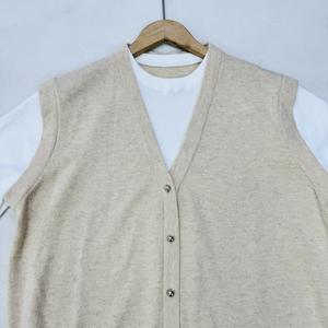 2025 donna elegante stile francese <span class=keywords><strong>maglia</strong></span> a maniche corte con <span class=keywords><strong>scollo</strong></span> a V nuovo arrivo collezione primavera estate maglione nero bianco a contrasto - Product Image 6