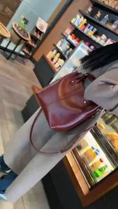 批发产品广州真皮防水手提包奢华女包 - Product Image 4