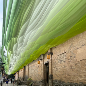 Drapé de <span class=keywords><strong>plafond</strong></span> extérieur ondulé en mousseline pour restaurant - Décoration suspendue durable, moderne et luxueuse pour mariages et hôtels - Product Image 5