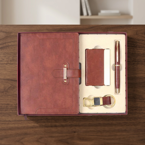 Set de Regalo Corporativo Personalizado de Cuero PU: Cuaderno, Bolígrafo, Cartera, Llavero, Tarjetero con Grabado en Relieve Personalizado para Acción de Gracias - Product Image 2