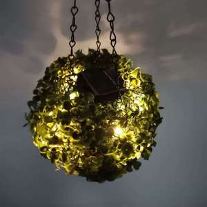 โคมไฟโซลาร์รูปทรงดอกไม้ ไฟ LED ตกแต่งใบไม้สีเขียว ทรงกลม สำหรับสวนกลางแจ้ง - Product Image 1