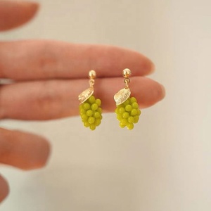 Pendientes de Uva con Cuentas Doradas para Mujer, Modernos para Fiesta, Chapados en Oro de 14K, Acero Inoxidable de Alta Calidad, Diseño Minimalista de Bosque - Product Image 3