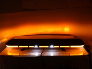 ضوء طوارئ وامض للمركبات بضمان 3 سنوات مع شهادات ECE R65 TA2 TB2 SAE J845 الفئة 1 UKCA ECE R10 Cispr 25 الفئة 3 - Product Image 3