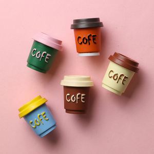 Pegatina Magnética 3D Creativa para Refrigerador con Diseño de Taza de Café Multicolor, Decoración con Simulación de Succión Magnética - Product Image 4