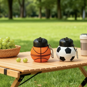Bouteille d'eau pliable de sport en plein air de 550 ml, en PP et silicone, sphérique, portable, tasse pliable de football, conception anti-fuite transfrontalière - Product Image 4