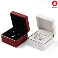 Boîte à bijoux de luxe en plastique avec lumière LED créative en forme d'ours ZTB 2022 avec logo personnalisable