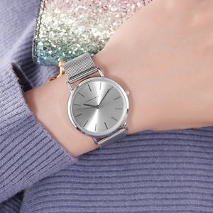 Montre HANNAH MARTIN, fabriquée en acier inoxydable, étanche, pour femme, mouvement à quartz japonais personnalisé, design minimaliste et fin. - Product Image 2