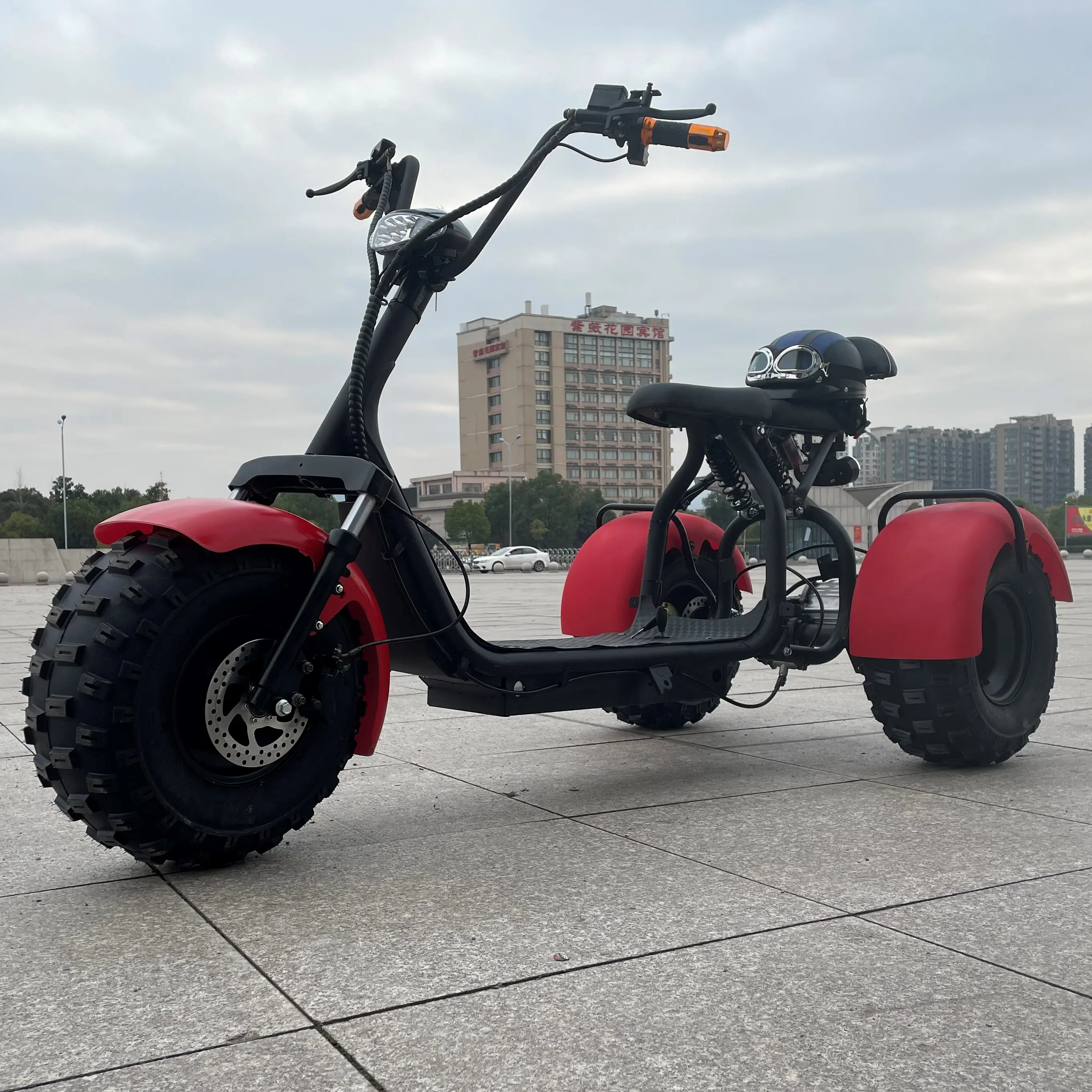 Off Road Golf Course 60V 12AH 20AH Pin 2000W Động Cơ Mạnh Mẽ Ba Bánh Xe Điện Scooter Trike