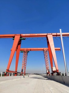 Grue <span class=keywords><strong>portique</strong></span> à double poutre sur pneus en caoutchouc de 16 tonnes multi-usages pour le chargement en entrepôt - Product Image 4