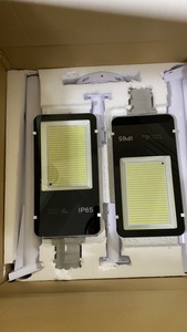 Lampadaire solaire LED 120W à batterie, conforme ROHS, indice IP65-67, avec conception séparée en aluminium pour jardin, aménagement paysager et route - Product Image 5