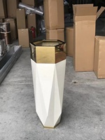 Pot Bunga Tinggi Modern Warna Emas, Vas Lantai Logam Besar, Dekorasi Rumah dan Perlengkapan Taman dari Baja Anti Karat untuk Pernikahan