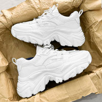 Nouvelles baskets décontractées pour hommes, prix de gros, en maille respirante, tendance, polyvalentes, sportives, avec rehausseur de hauteur interne, noires, style robuste