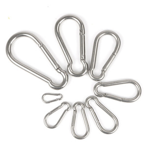 ตะขอสปริงสแตนเลส 304 ยี่ห้อวิซาร์ดส์ แบบ D พร้อมระบบล็อคอัตโนมัติ สำหรับใช้ในบ้าน - Product Image 1