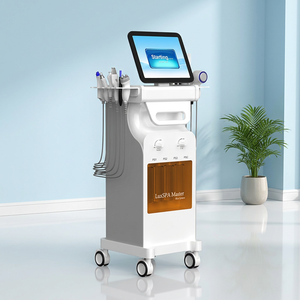 Máquina Facial Profesional de Oxígeno y Agua 12 en 1 para Hidratación, Lifting y Limpieza de la Piel - Product Image 1
