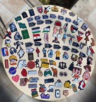 Bague ronde colorée en métal, logo SDG, collier de manteau, épingle de revers, badges en émail, Offres Spéciales
