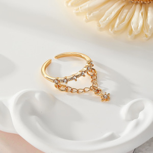 Bague Étoile Géométrique Dorée Réglable avec Sertissage Pavé pour Femme – Bijou de Soirée - Product Image 4