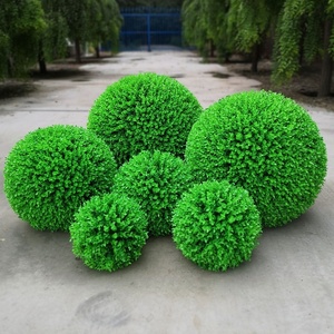 Meilleures boules synthétiques en plastique décoratives pour pelouse, boules pointues vertes sur herbe artificielle suspendue pour terrain de bocce - Product Image 1