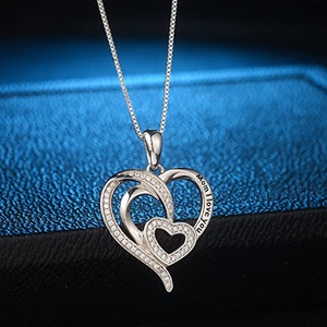 Collana con Ciondolo a Doppio Cuore Intrecciato per Donne, Elegante Gioiello con Charm a Cuore, Regalo di Moda per la Mamma - Product Image 3