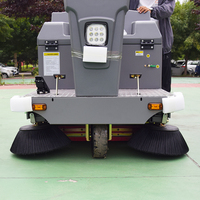 Balayeuse électrique autoportée haute performance, aspirateur industriel pour le nettoyage des rues et des entrepôts