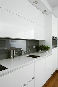 Armoires <span class=keywords><strong>de</strong></span> <span class=keywords><strong>cuisine</strong></span> RTA <span class=keywords><strong>en</strong></span> bois massif laqué style moderne insulaire avec finitions brillantes <span class=keywords><strong>de</strong></span> haute qualité des Philippines - Product Image 4