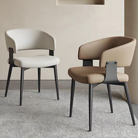 Chaises de salle à manger contemporaines de luxe nordique en métal et similicuir rembourrées pour villas modernes, salles à manger d'hôtel et mobilier de maison