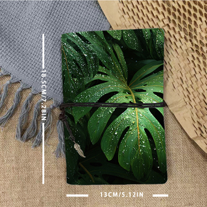 Cadeau d'événement industriel pour cahier A6 artisanal, idéal pour les notes de séminaire et l'analyse des concurrents avec des feuilles de Monstera avec de l'eau - Product Image 4